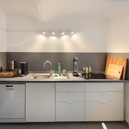 3 Schlafzimmer - Grüne Oase Im Hinterhaus - 1-9 Personen - Smarttv - Wlan - Waschmaschine - Trockner Apartment *