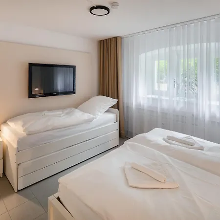 3 Schlafzimmer - Grüne Oase Im Hinterhaus - 1-9 Personen - Smarttv - Wlan - Waschmaschine - Trockner Apartment Leipzig