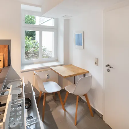 شقة 3 Schlafzimmer - Gruene Oase Im Hinterhaus - 1-9 Personen - Smarttv - Wlan - Waschmaschine - Trockner لبسيا