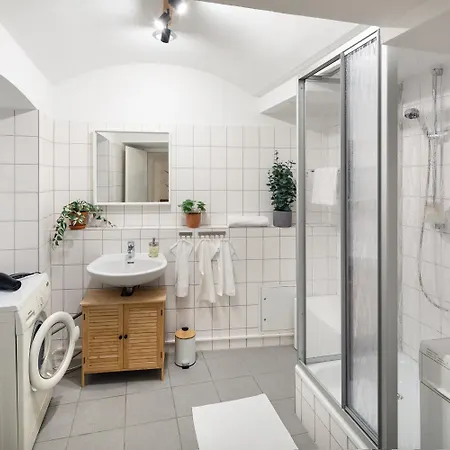 3 Schlafzimmer - Grüne Oase Im Hinterhaus - 1-9 Personen - Smarttv - Wlan - Waschmaschine - Trockner Apartment
