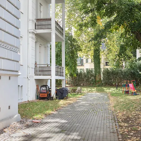 شقة 3 Schlafzimmer - Gruene Oase Im Hinterhaus - 1-9 Personen - Smarttv - Wlan - Waschmaschine - Trockner