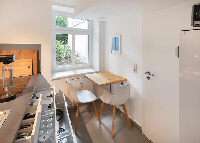 شقة 3 Schlafzimmer - Gruene Oase Im Hinterhaus - 1-9 Personen - Smarttv - Wlan - Waschmaschine - Trockner لبسيا