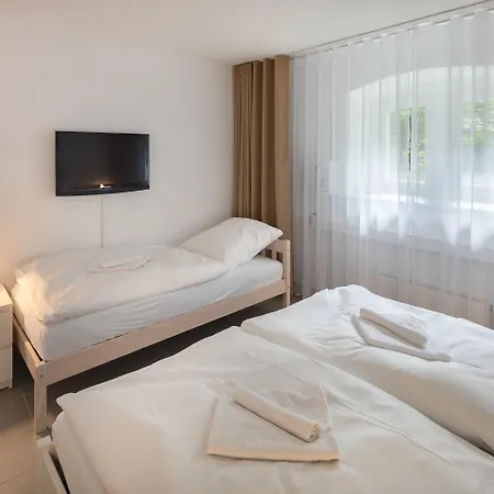 3 Schlafzimmer - Gruene Oase Im Hinterhaus - 1-9 Personen - Smarttv - Wlan - Waschmaschine - Trockner Lipcse