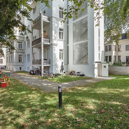 Apartman 3 Schlafzimmer - Gruene Oase Im Hinterhaus - 1-9 Personen - Smarttv - Wlan - Waschmaschine - Trockner